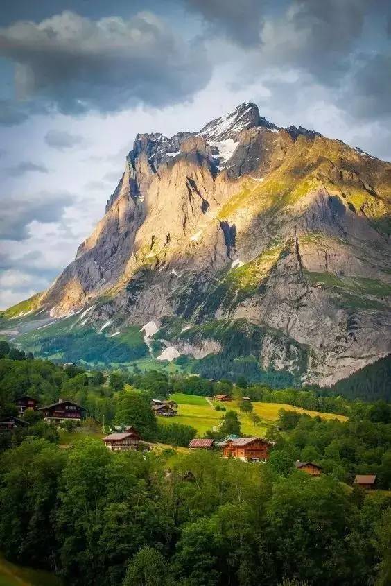 KY.COM-迪帅:罗马依靠整体踢球 争取抓住利物浦的弱点(图2) ky开元集团