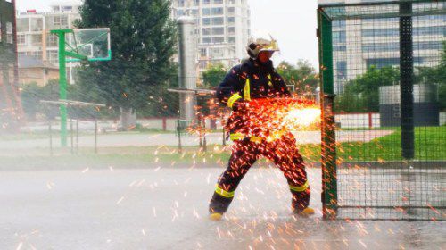 KY.COM_毒瘤？C罗走后本泽马领跑射手榜 意媒评他不及格