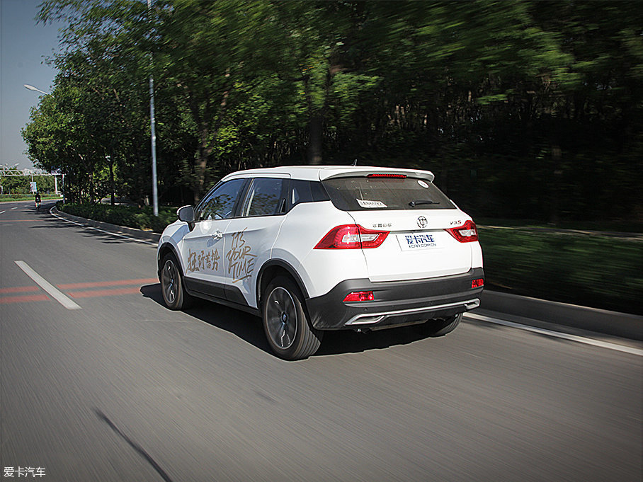 【KY.COM】慢镜头:萨索洛领跑库特罗内争夺战,多支意甲球队均有意(图3) 【KY.COM】慢镜头:萨索洛领跑库特罗内争夺战,多支意甲球队均有意(图3)