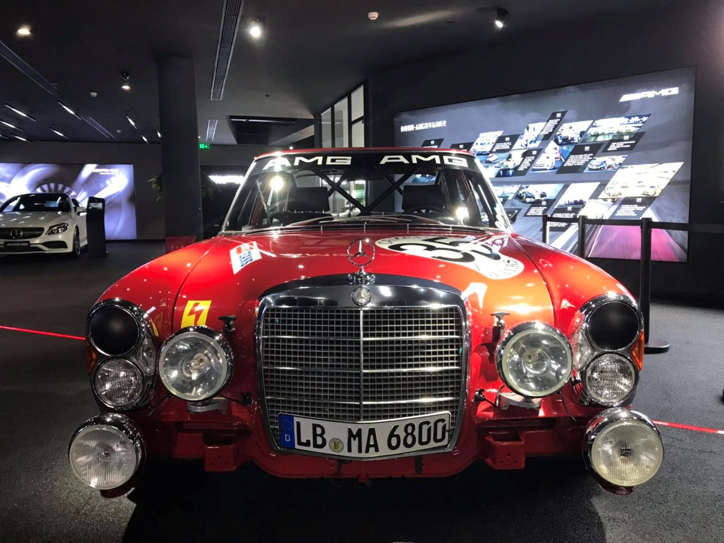 安帅化身纠察员 大批意甲球迷骂人不文明 英超就没这种事！_K